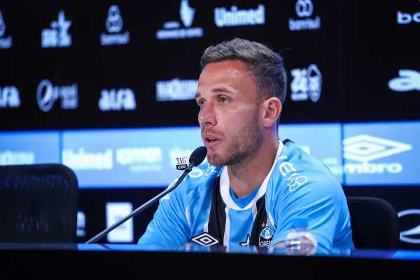 Arthur Melo é anunciado no Grêmio para o segundo semestre de 2025