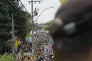 Tarcísio e Flávio Bolsonaro se unem em motocarreata no interior de SP - imagem 6 Tarcísio e Flávio Bolsonaro se unem em motocarreata no interior de SP - imagem 6