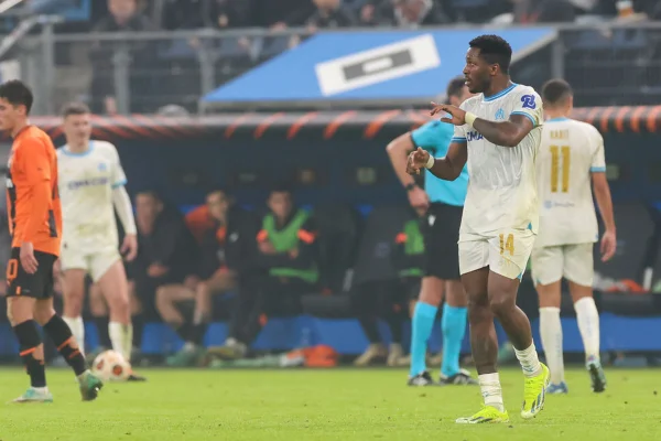 Imagem colorida dos jogadores do Olympique de Marselha - Metrópoles
