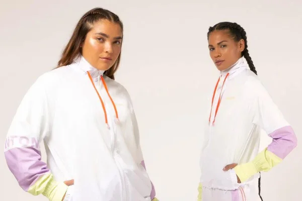Modelos com peças da C&A
