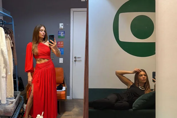Grazi Massafera abre álbum de bastidores na reta final de Três Graças