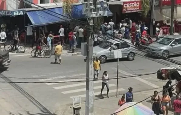 Adolescente é morto a tiros enquanto aguardava transporte na Bahia