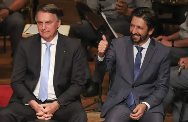 Jair Bolsonaro e Ricardo Nunes no Theatro Municipal, em SP - Metrópoles