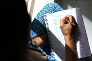 A pernambucana trabalhou na área rural na infância e deixou a escola antes de terminar os estudos na juventude A pernambucana trabalhou na área rural na infância e deixou a escola antes de terminar os estudos na juventude