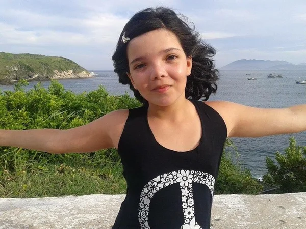 Família faz vaquinha para pagar cirurgia de menina de 12 anos