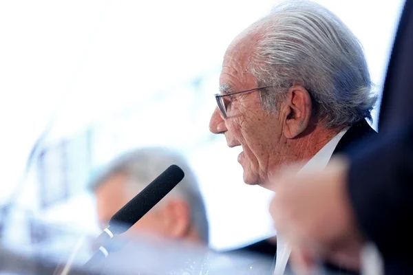Frejat lidera corrida eleitoral no DF com 25,4% das intenções de voto