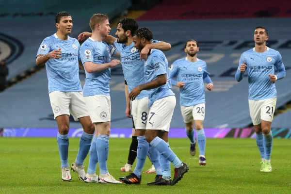 Manchester City vence Newcastle se aproxima do topo na Premier League