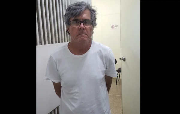 Professor abusava de aluna dentro de escola do DF, diz polícia