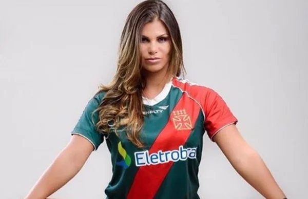 Jamila Sandora, musa do Vasco e lutadora de MMA