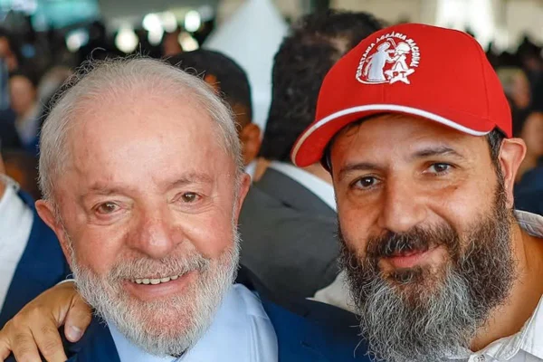 Fabiano Leitão é "queridinho" de Lula e atrapalhou Bolsonaro tocando marcha fúnebre