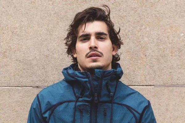 Henry Zaga
