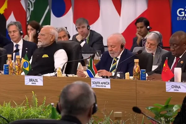 Imagem colorida de Lula na abertura do G20 - Metrópoles