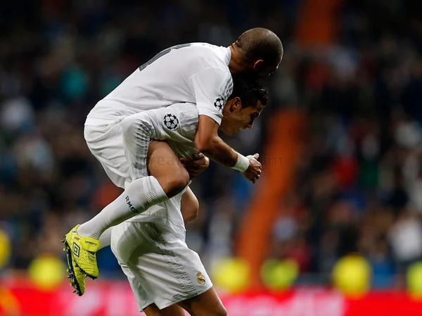 Zidane garante paz entre Benzema e Vinicius Jr: “Eles conversaram”