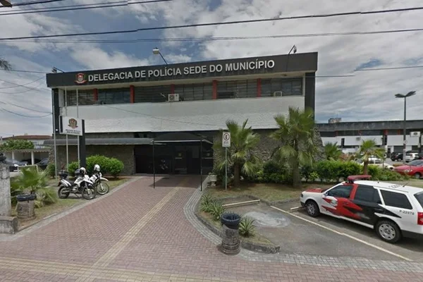 Funcionária pública mata o pai a pauladas para proteger irmãos em SP