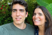 João Mader e Malu Mader posam juntos e sorridentes