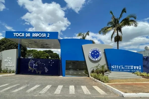 Foto colorida da Toca da Raposa II, CT do Cruzeiro - Metrópoles