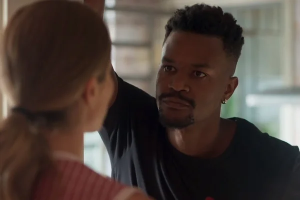 Bom Sucesso: Ramon acha que Paloma o traiu enquanto eram noivos