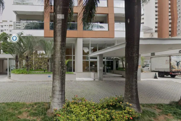 Segundo a polícia, mulher havia realizado um procedimento estético com aplicação de PMMA na última segunda-feira (25/5)e teve complicações - Metrópoles