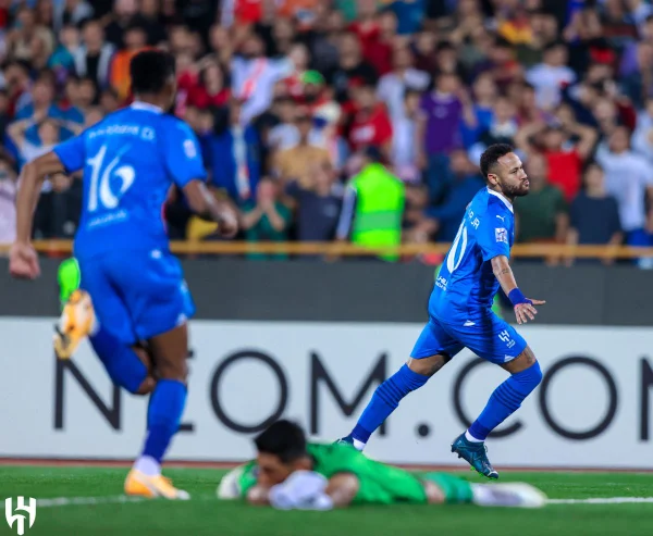 Imagem mostra Neymar comemorando gol pelo Al Hilal - Metrópoles