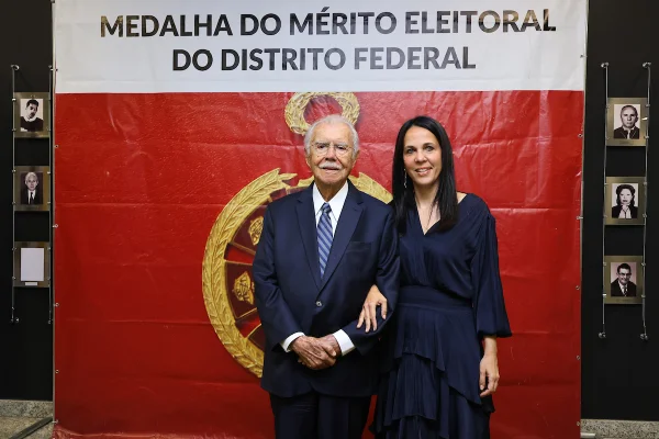 TRE-DF homenageia José Sarney e Sérgio Sahione Fadel (in memorian)
