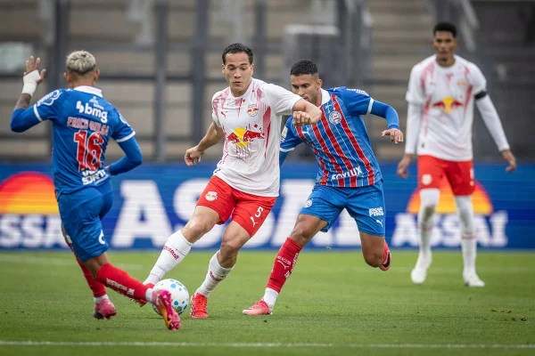 Em jogo de cinco gols, Bahia vence Bragantino pelo Campeonato Brasileiro - destaque galeria