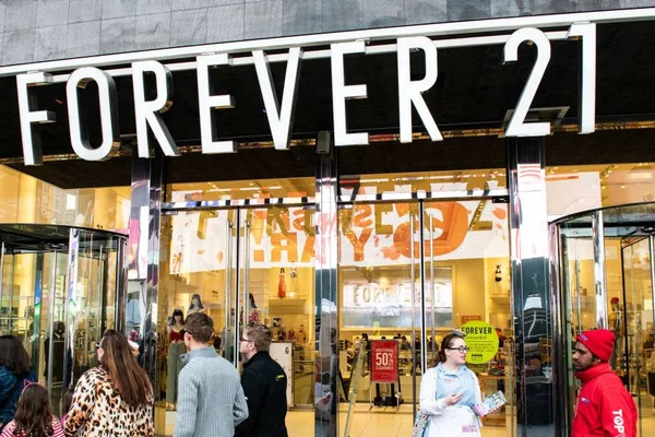 Vídeos de maus-tratos a animais resultam em boicote à Forever 21