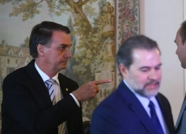 Bolsonaro aposta em Toffoli, Mendonça e Kassio para reverter inelegibilidade e dispitar 2026