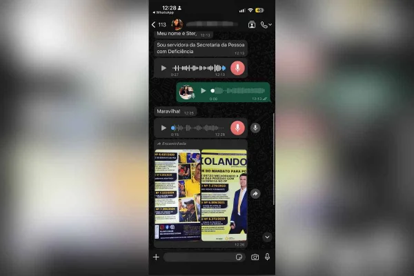 Servidora aborda mulher atendida por secretaria para pedir votos a deputado - destaque galeria Servidora aborda mulher atendida por secretaria para pedir votos a deputado - destaque galeria