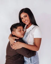 Mileide Mihaile com o filho, Yhudy