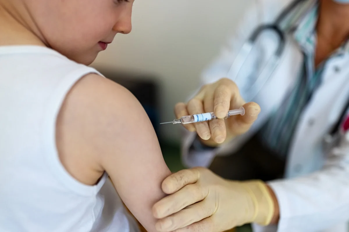 Campanha multivacinação busca imunizar crianças e adolescentes do DF