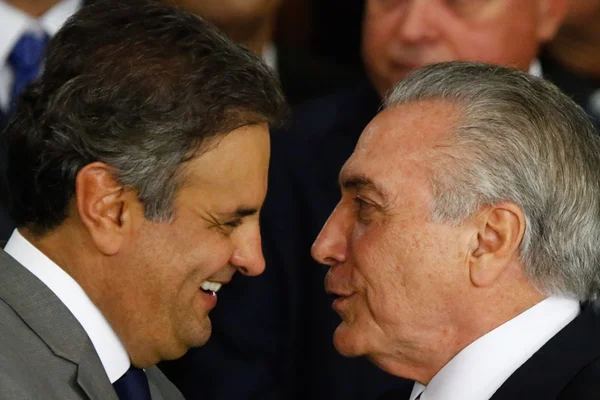 Aécio diz que PSDB pode abrir mão de Câmara por apoio em 2017