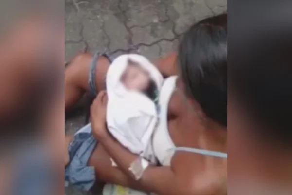 grávida da a luz em calçado apos sair de hospital no rio de janeiro - Metrópoles