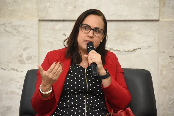 Vice-presidente do INSS, Lea Bressy