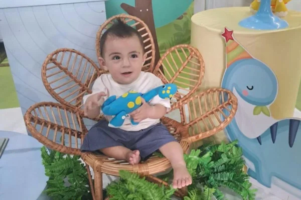 Bebê Miguel, cuja mãe e o padrasto viraram réus