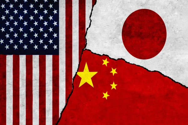 Bandeiras de Estados Unidos, China e Japão - Metrópoles