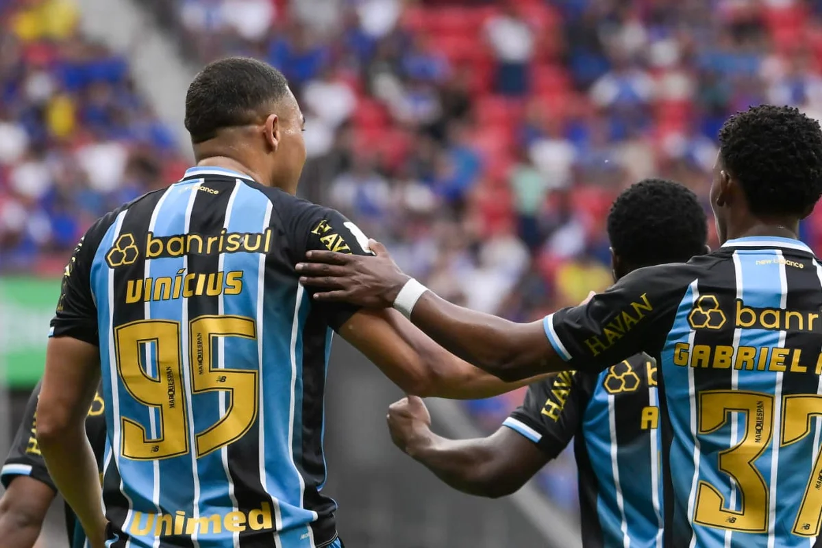 Gabriel Grando brilha e Grêmio vence o Cruzeiro em jogão no DF - imagem 2 Gabriel Grando brilha e Grêmio vence o Cruzeiro em jogão no DF - imagem 2
