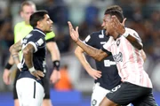 O Botafogo descontou com Edenilson O Botafogo descontou com Edenilson
