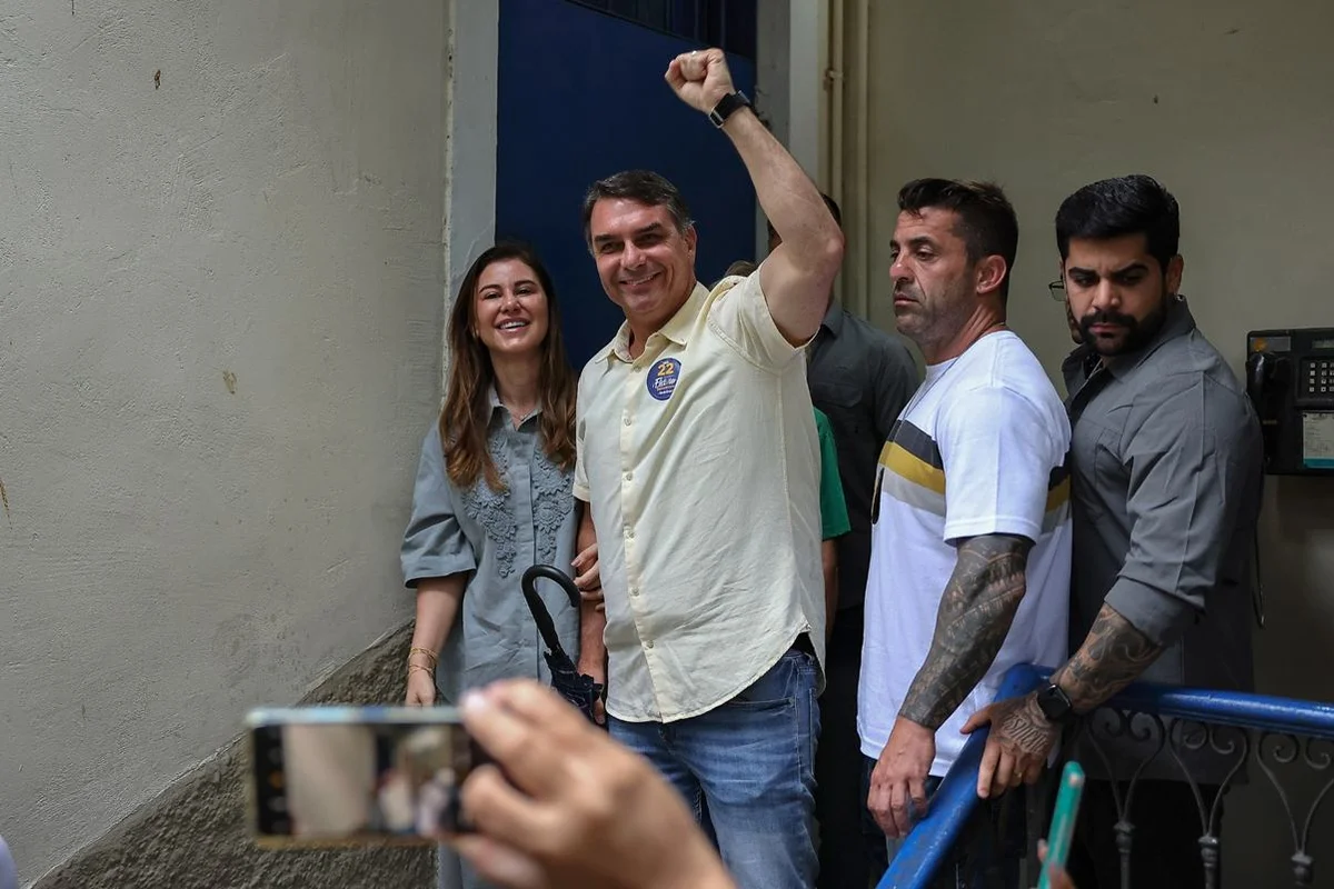 Flávio votou na Escola Municipal Barão Homem de Mello, em Vila Isabel, zona norte do Rio de Janeiro Flávio votou na Escola Municipal Barão Homem de Mello, em Vila Isabel, zona norte do Rio de Janeiro