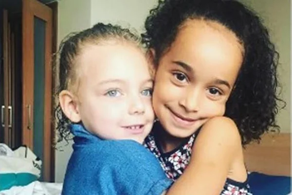 Filhas de Sheila Mello e Scheila Carvalho têm amizade igual a das mães