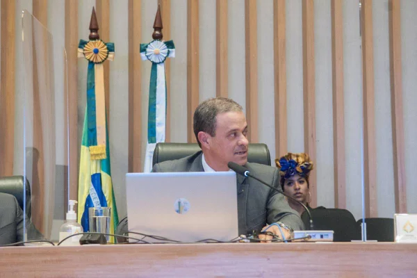 Além de presidente, Justiça também afasta diretor financeiro do BRB