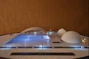 Elementos de alta precisão foram fabricados por impressão 3D, enquanto outros componentes foram feitos em madeira, PVC expandido e materiais tradicionais da arquitetura Elementos de alta precisão foram fabricados por impressão 3D, enquanto outros componentes foram feitos em madeira, PVC expandido e materiais tradicionais da arquitetura