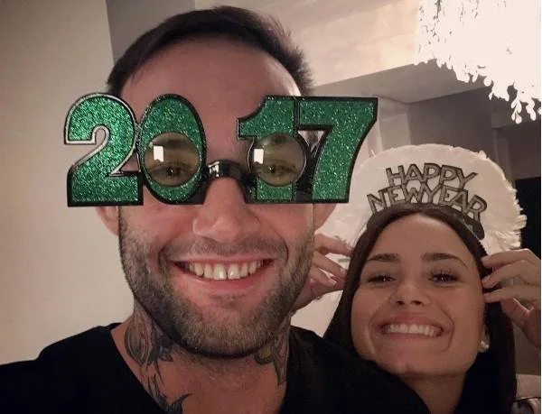 Demi Lovato passa virada de ano com lutador de MMA brasileiro