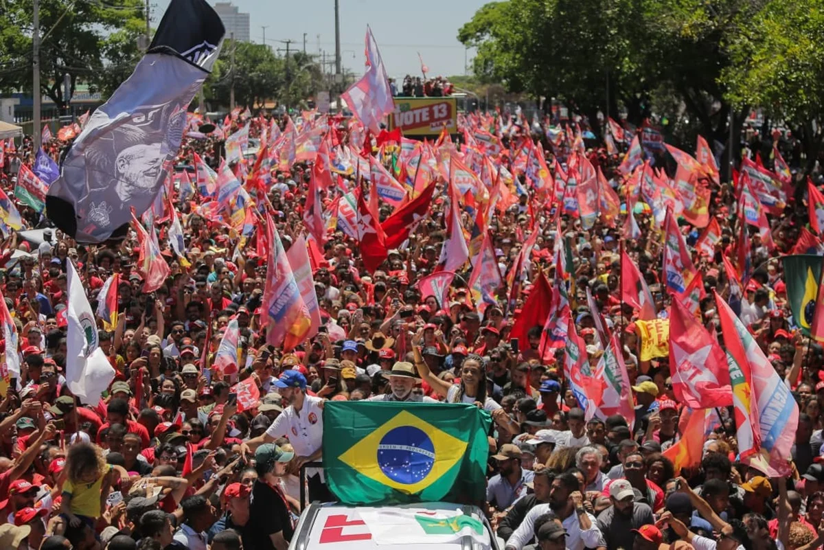 Lula e candidato ao governo do DF Leandro Grass faz ato em Ceilândia Lula e candidato ao governo do DF Leandro Grass faz ato em Ceilândia