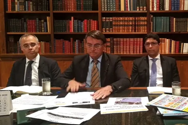 Bolsonaro afirma que “não perdeu nenhuma” para a OMS: “Tá 7 a 0 para mim”