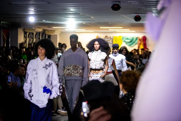 Desfile de alunos do Iesb - Metrópoles