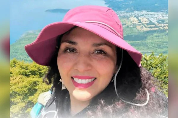 Mulher morre ao cair 600 metros em vulcão no dia do aniversário
