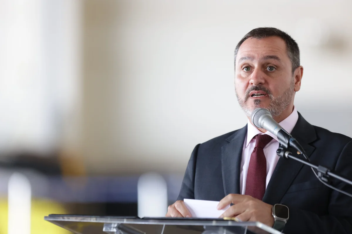 Andrei Rodrigues é notificado sobre afastamento da PF