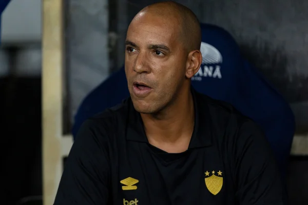 Sport demite o técnico Pepa após derrota para o Fluminense