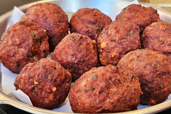 salgado de carne com pão