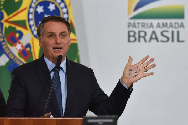 “Se um dia Parlamento aprovar aborto, eu veto”, afirma Bolsonaro